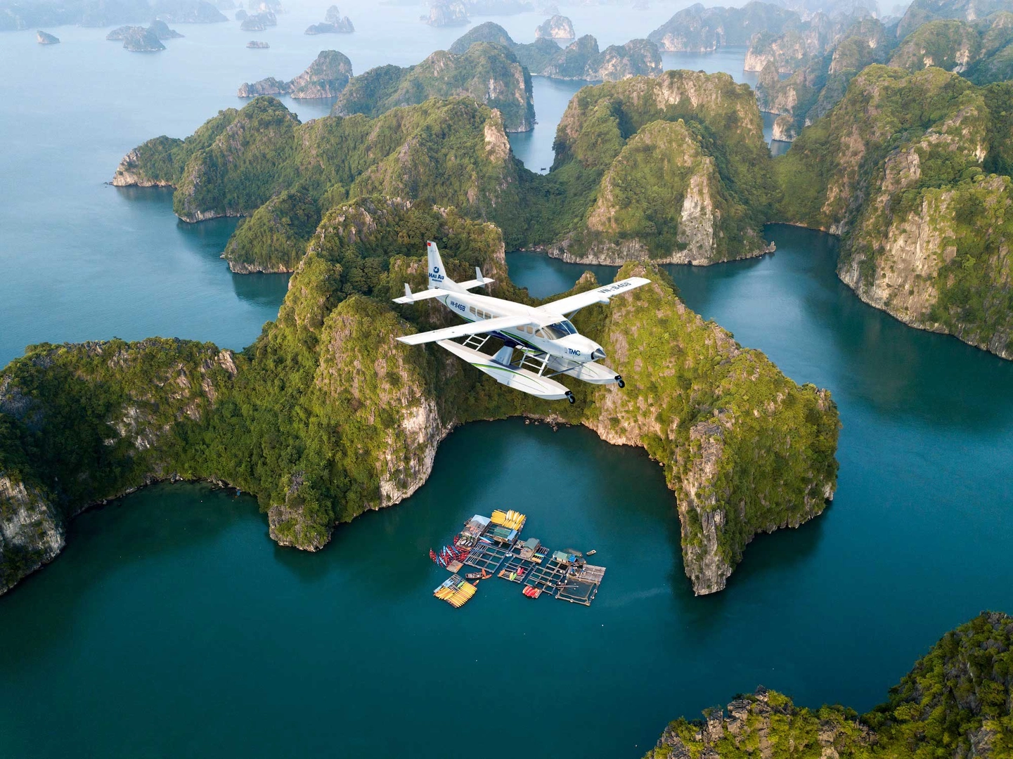 Thủy phi cơ Vịnh Hạ Long