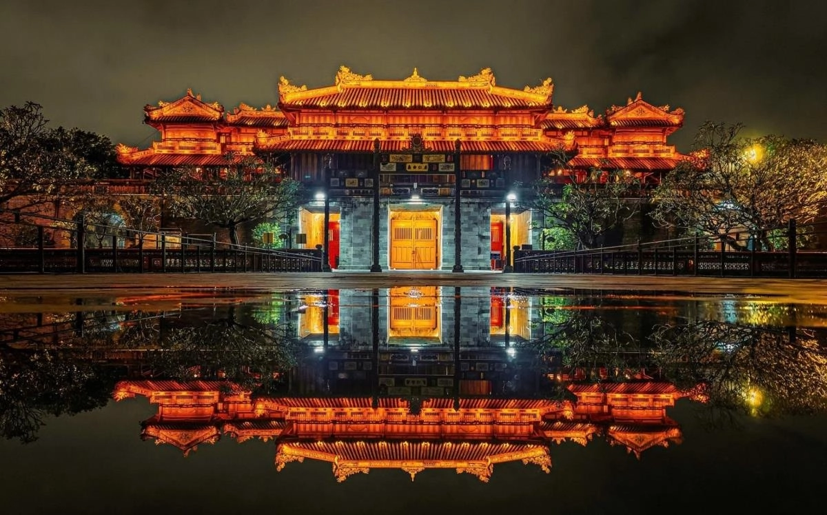 Tour đêm Hoàng cung "Hoàng cung huyền ảo"