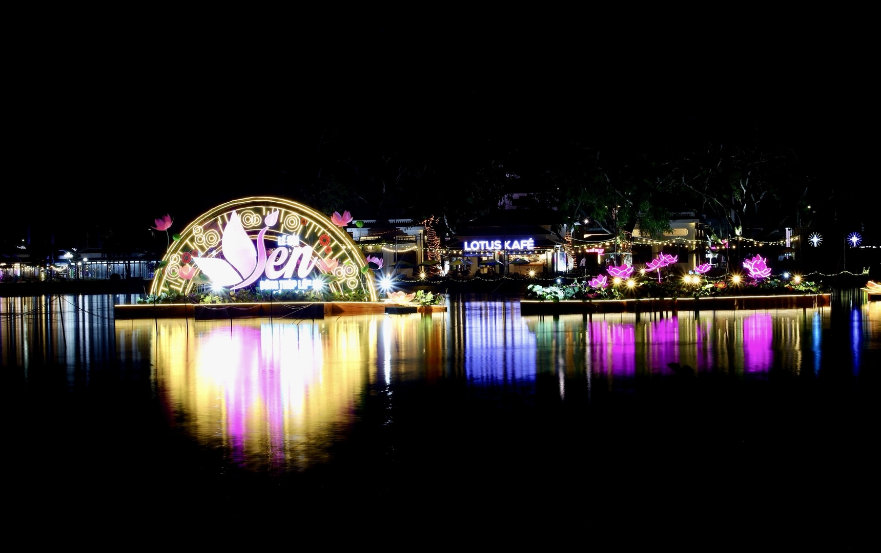 Lễ hội Sen Đồng Tháp