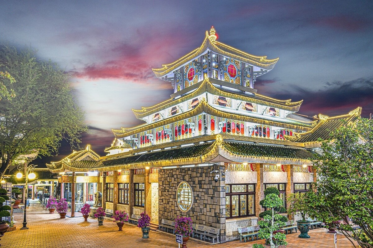 Miếu Bà Chúa Xứ Núi Sam