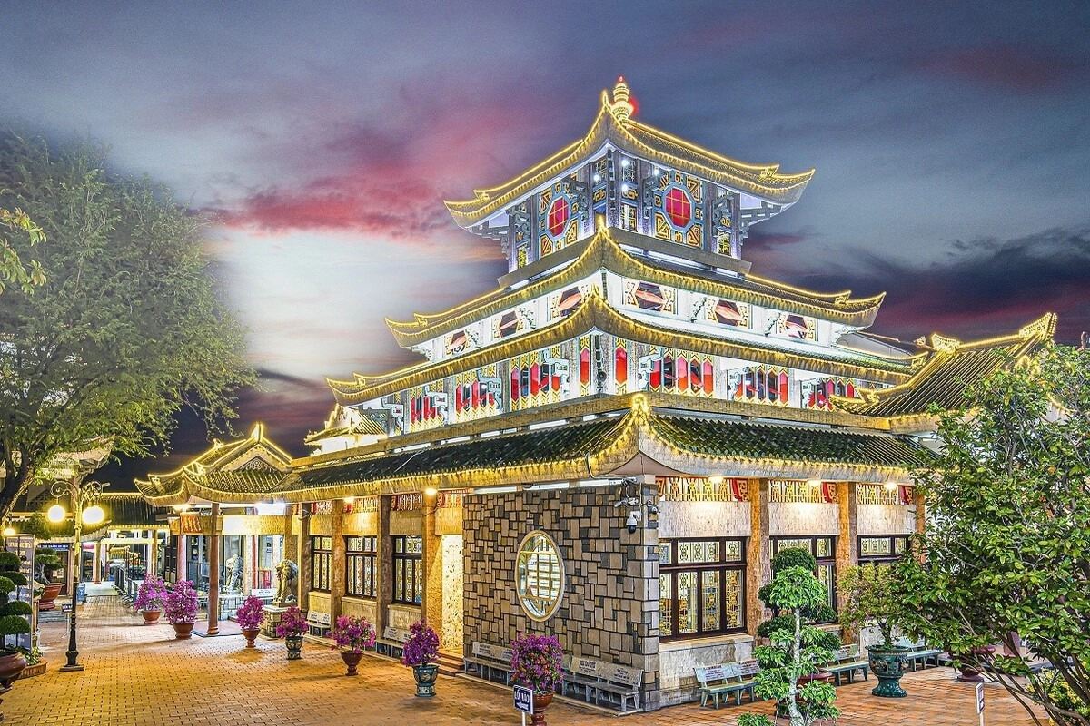 Miếu Bà Chúa Xứ Núi Sam