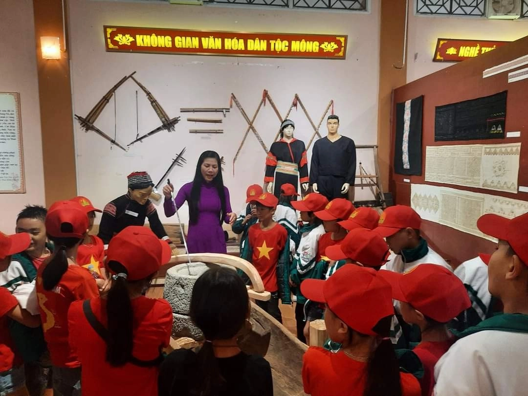 Trưng bày “Lai Châu – Sắc màu văn hóa các dân tộc”