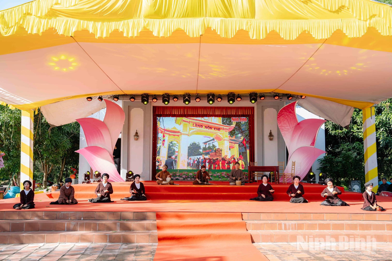 Liên hoan văn hóa dân gian các di tích tiêu biểu tỉnh Ninh Bình