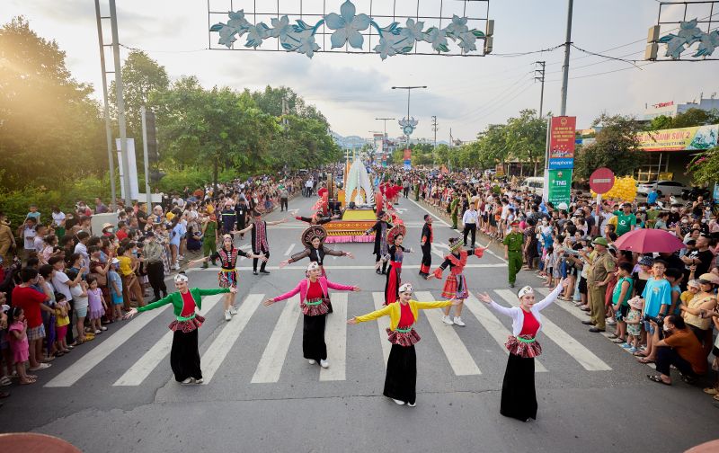 Chương trình nghệ thuật “Sắc màu văn hóa Mường”