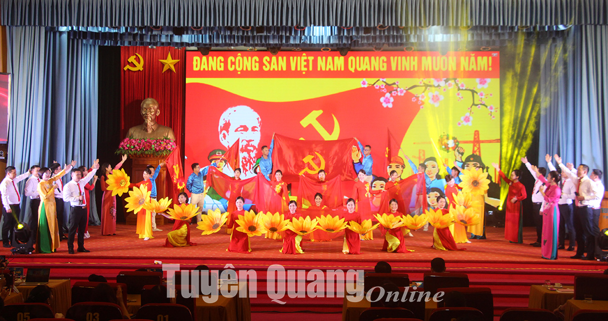 Chương trình nghệ thuật “Sắc màu văn hóa vùng cao”