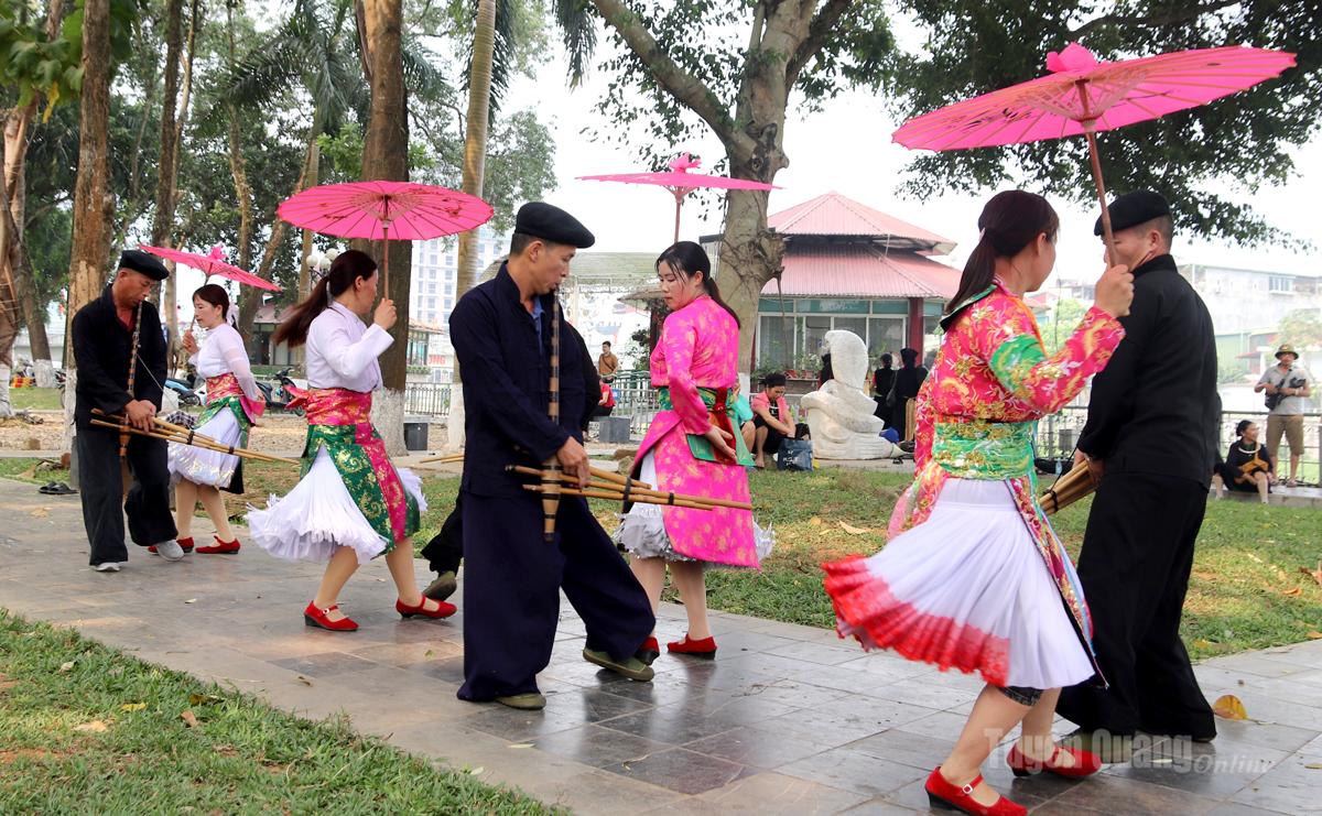 Thanh âm khèn Mông – Giai điệu giữa cao nguyên đá