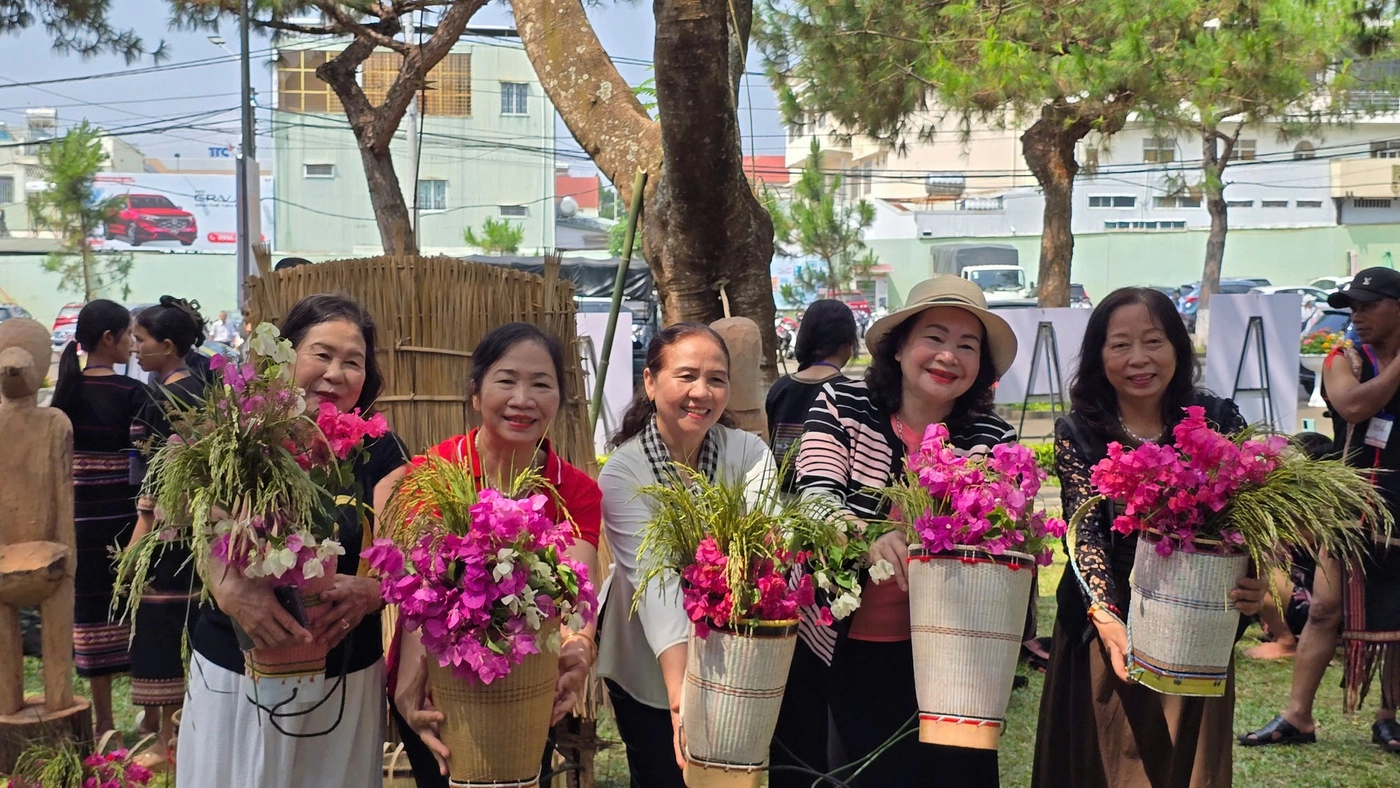 Triển lãm ảnh nghệ thuật "Sắc màu Gia Lai"