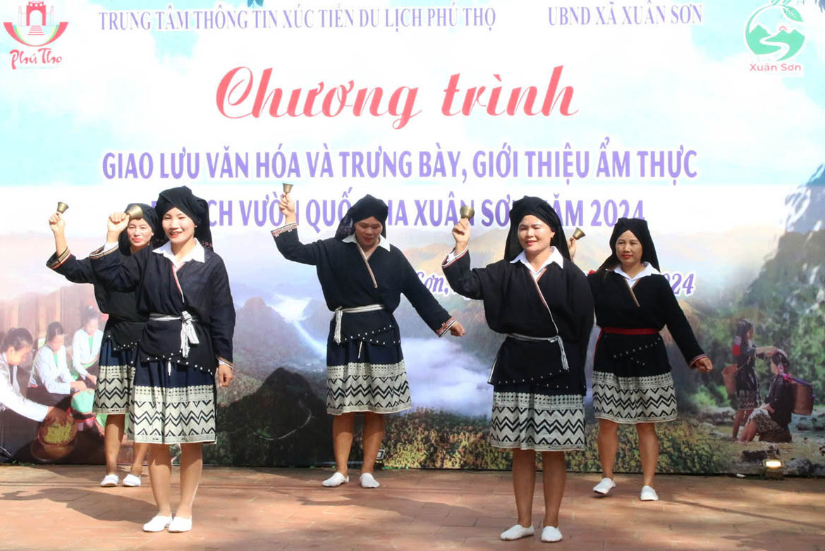 Giao lưu văn hóa Xuân Sơn