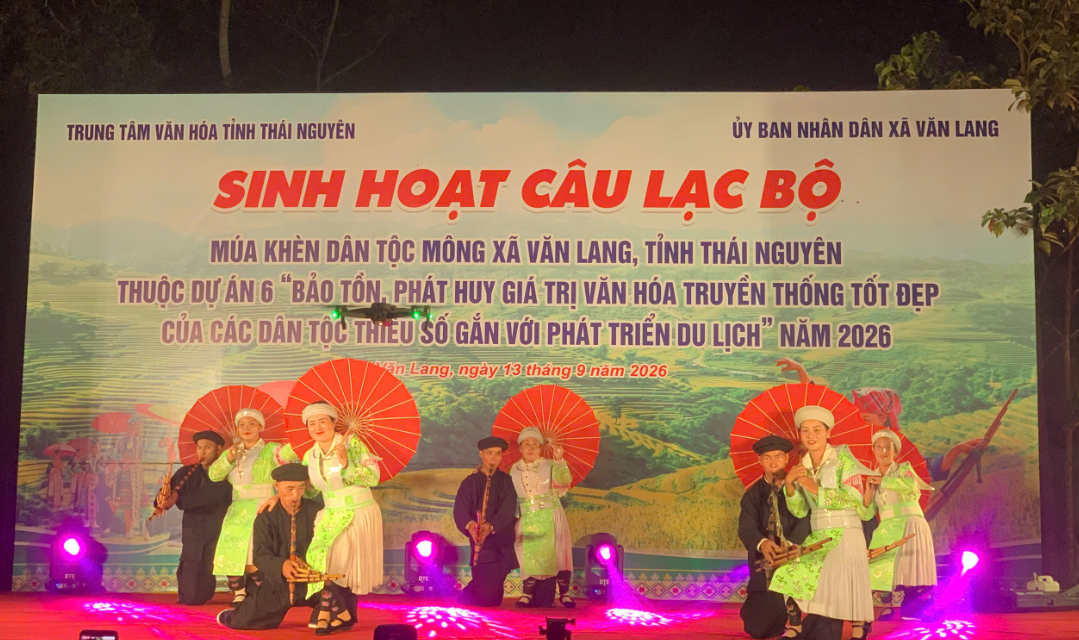 Sinh hoạt Câu lạc bộ Múa khèn dân tộc Mông