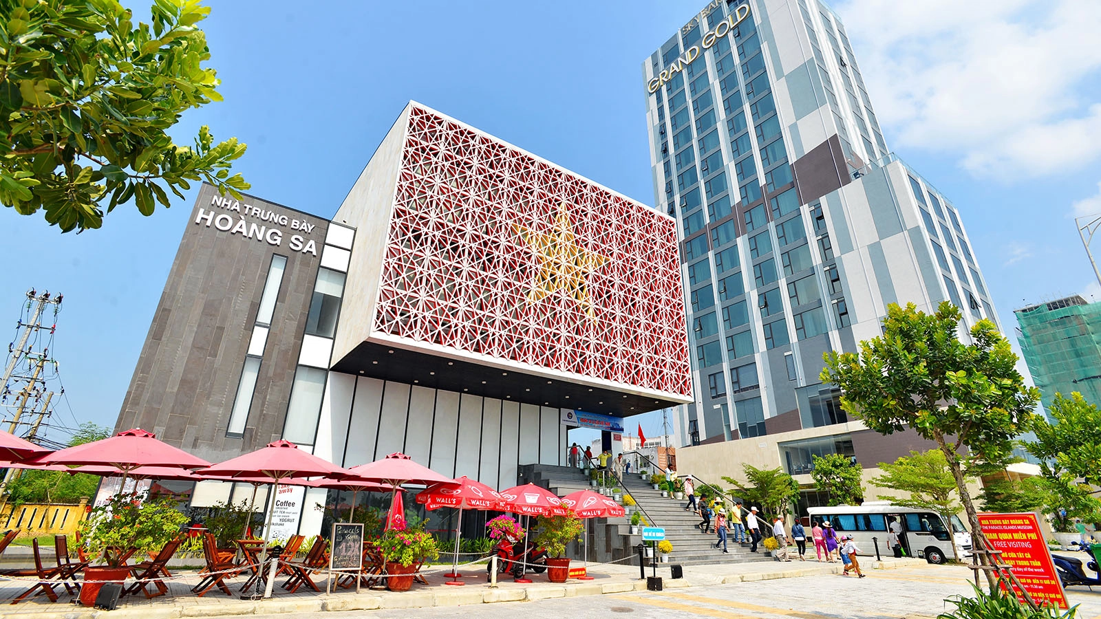 Miễn phí tham quan Nhà Trưng bày Hoàng Sa