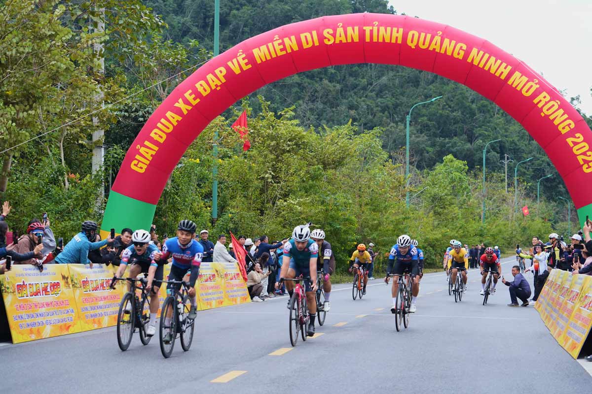 Giải Đua xe đạp “Về miền di sản” Quảng Ninh
