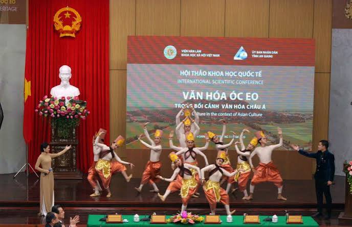 Triển lãm chuyên đề "Dấu ấn Văn hóa Óc Eo - Phù Nam"