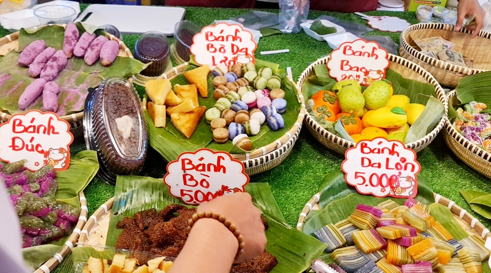 Trải nghiệm làm bánh dân gian Nam Bộ