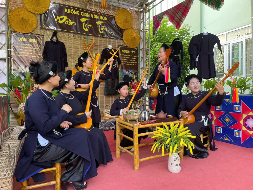 Chương trình “Then trong lòng phố”