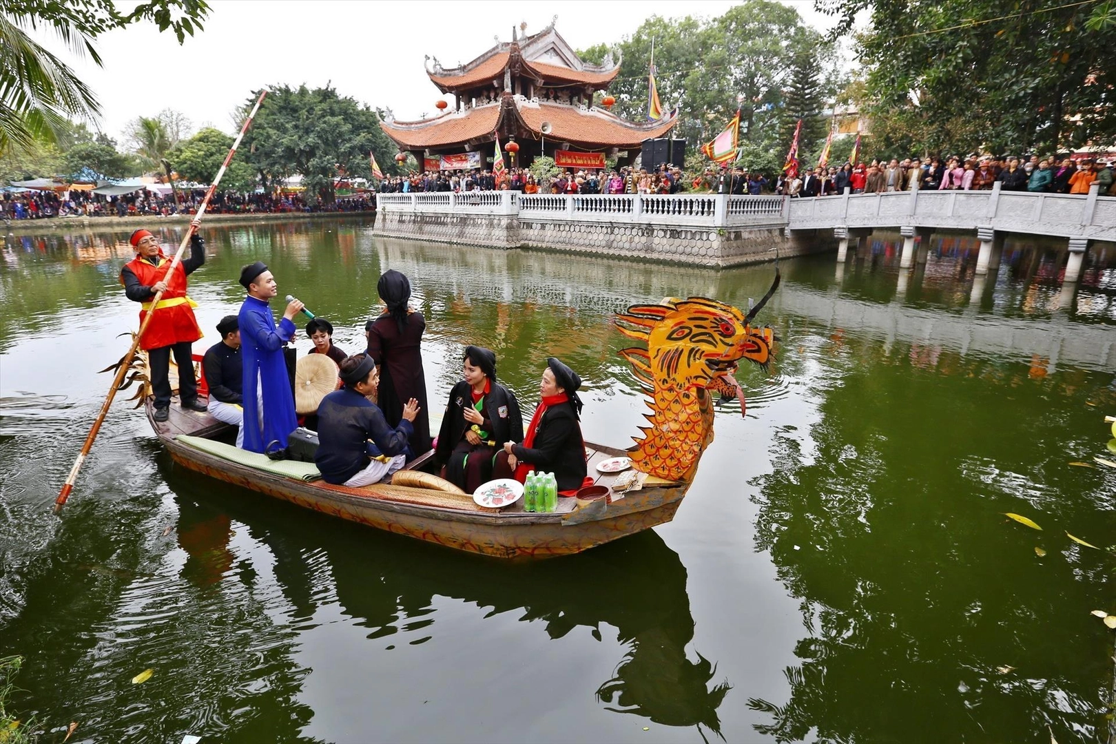 Trải nghiệm văn hóa dân gian tại đình, làng Kinh Bắc