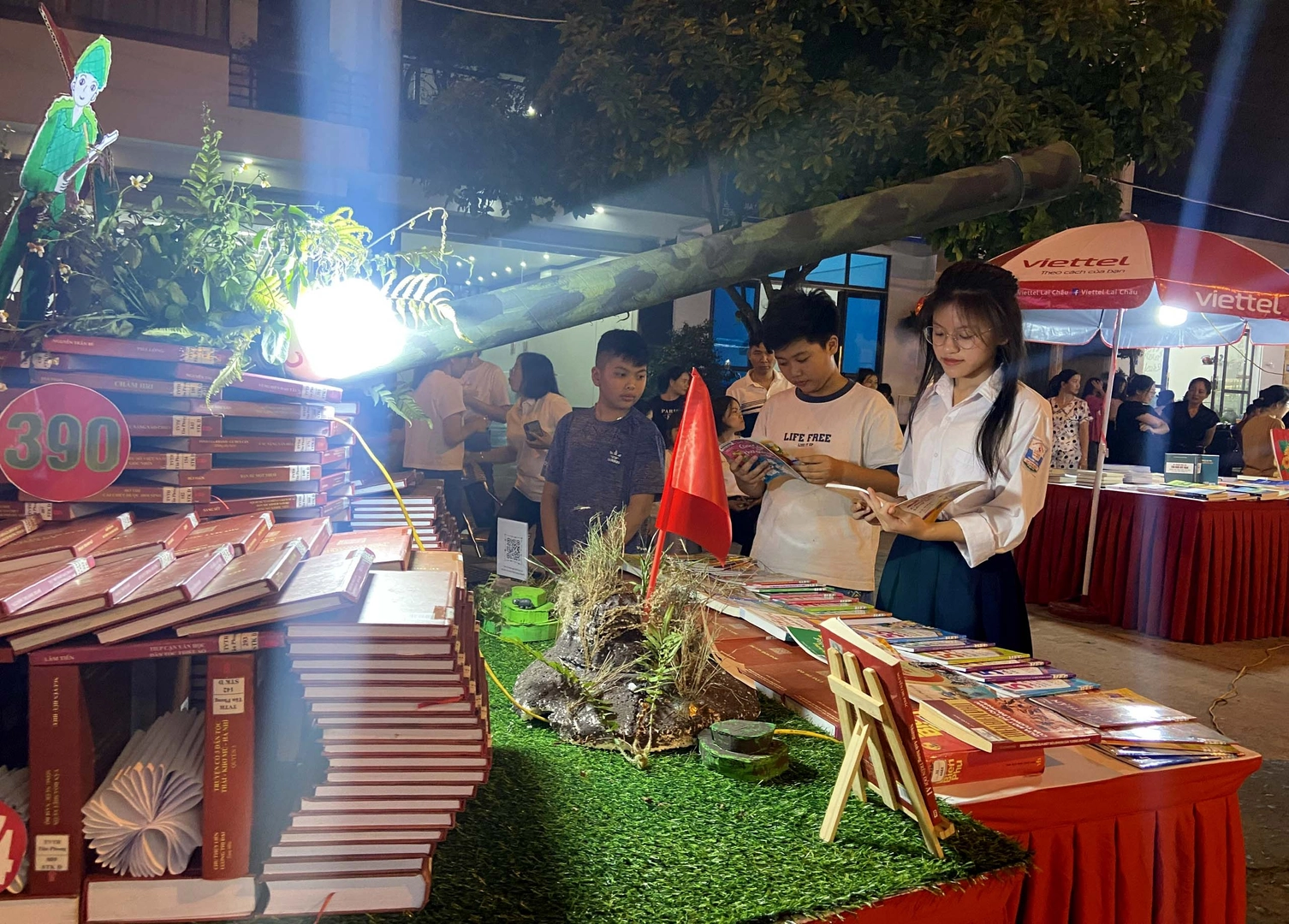 Triển lãm “Lai Châu qua trang sách”