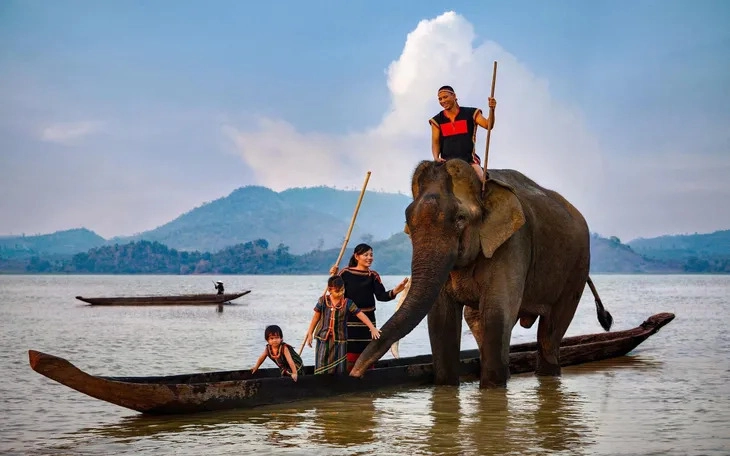 Triển lãm  "Di sản Văn hóa Việt Nam - Dòng chảy xuyên thế kỷ"