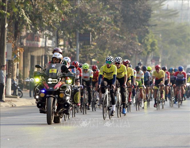 Giải đua xe đạp phong trào “Hành trình Đất Sen hồng”