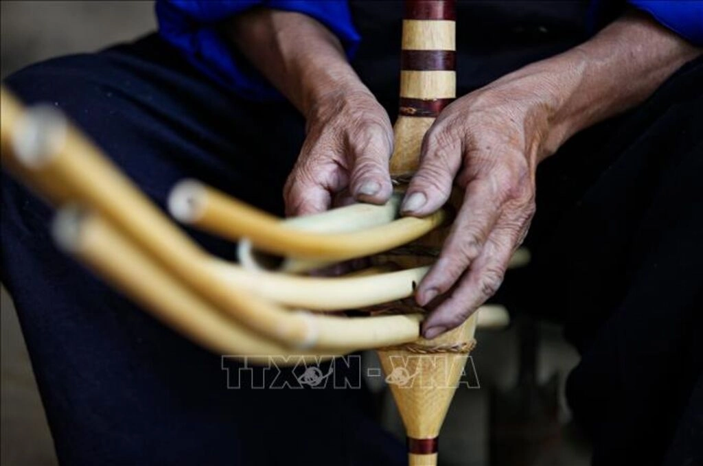 Thử làm nghệ nhân khèn Mông – Âm thanh từ núi rừng