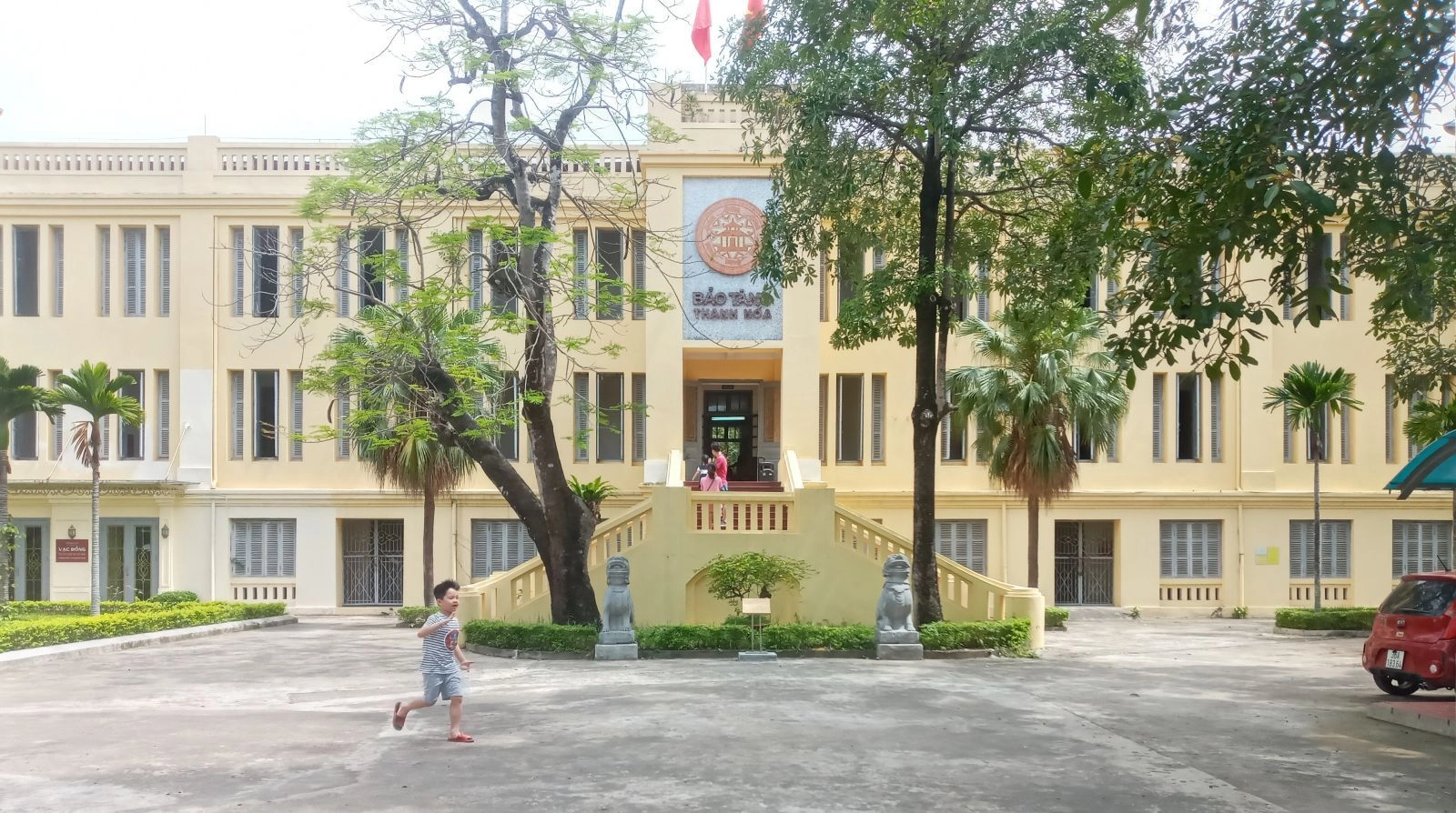 Trưng bày “Di sản văn hóa xứ Thanh”