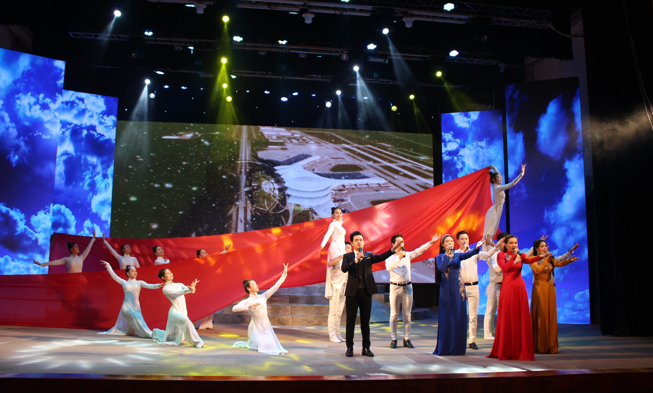 Chương trình nghệ thuật "Đồng Nai - Khúc hát tự hào"