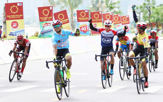 Giải đua xe đạp phong trào "Vòng quanh bán đảo sinh thái"