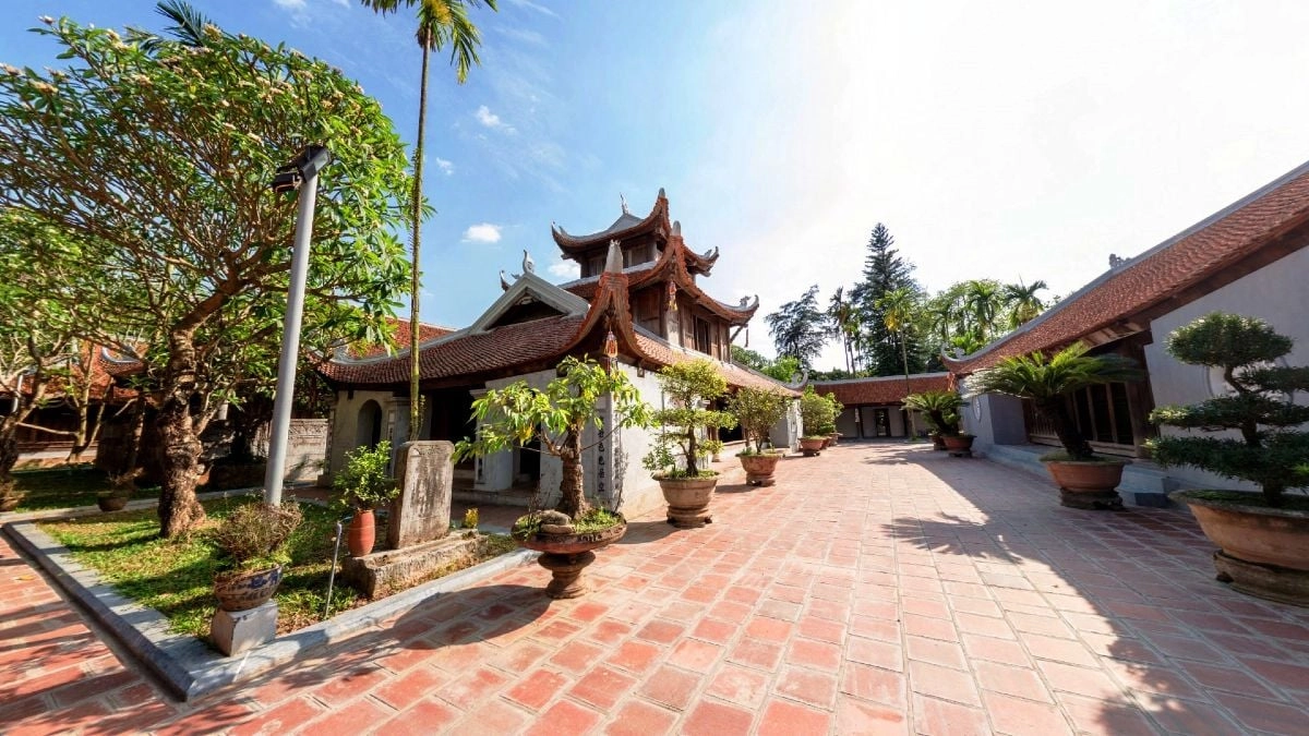 Miễn phí tham quan chùa Bút Tháp