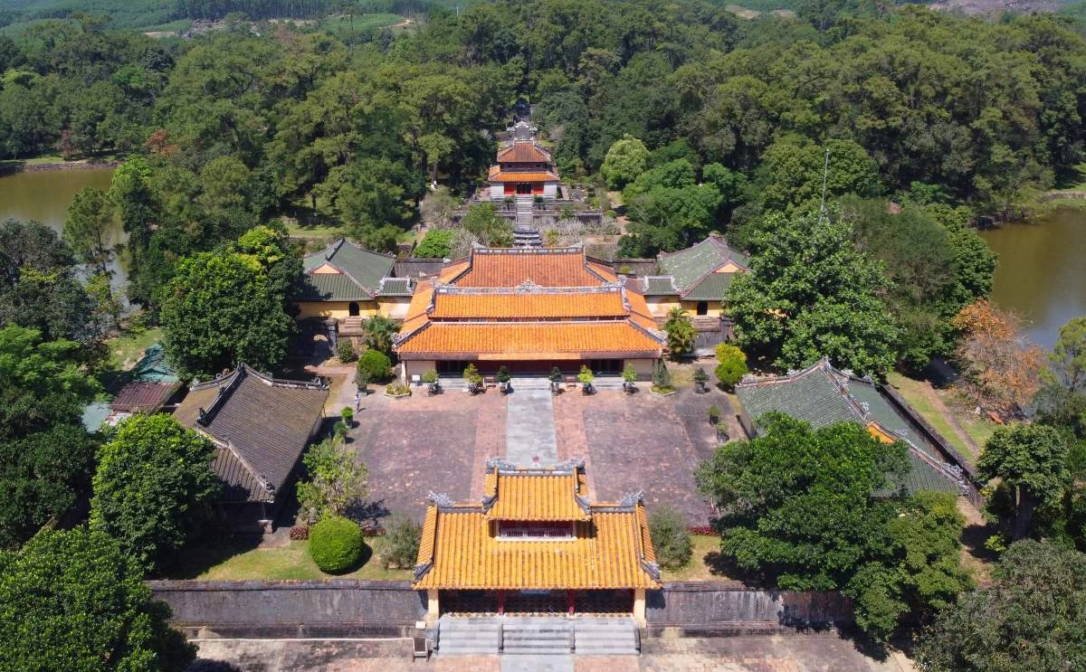Miễn phí tham quan Lăng Minh Mạng