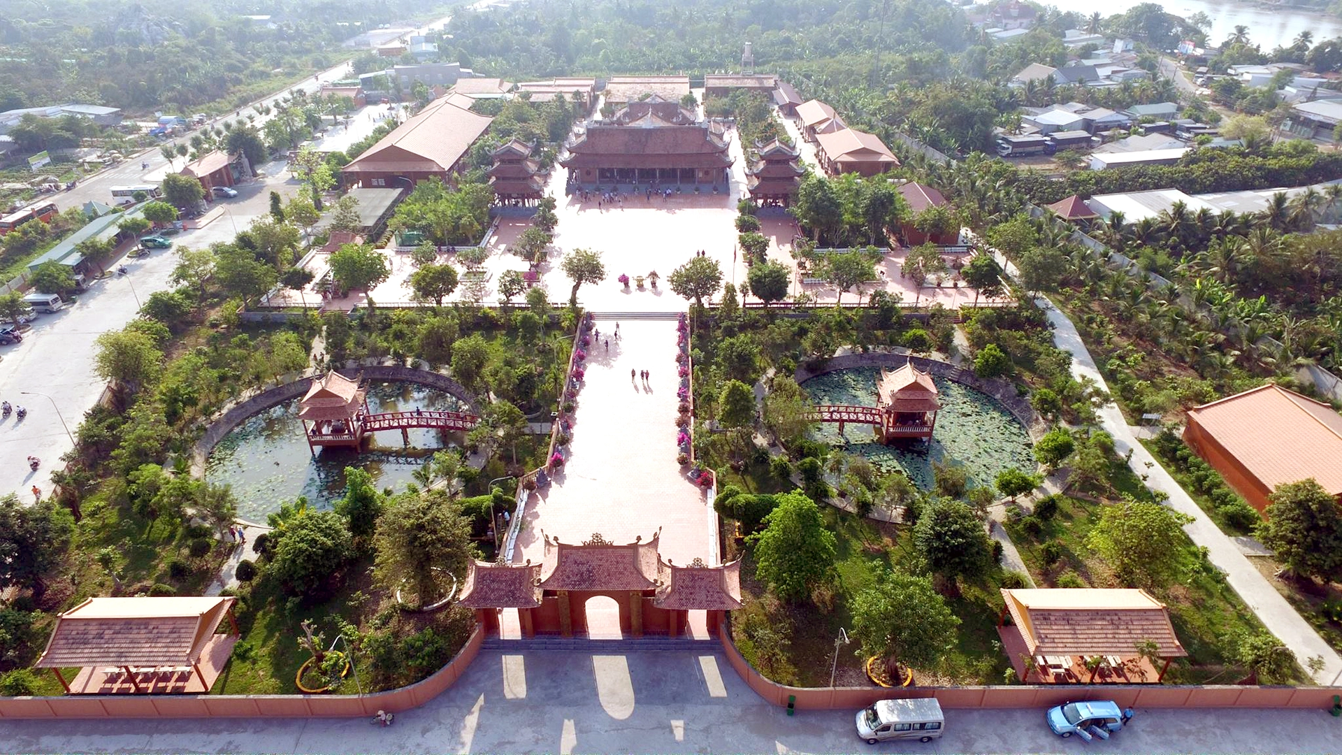 Miễn phí tham quan Thiền viện Trúc Lâm Phương Nam