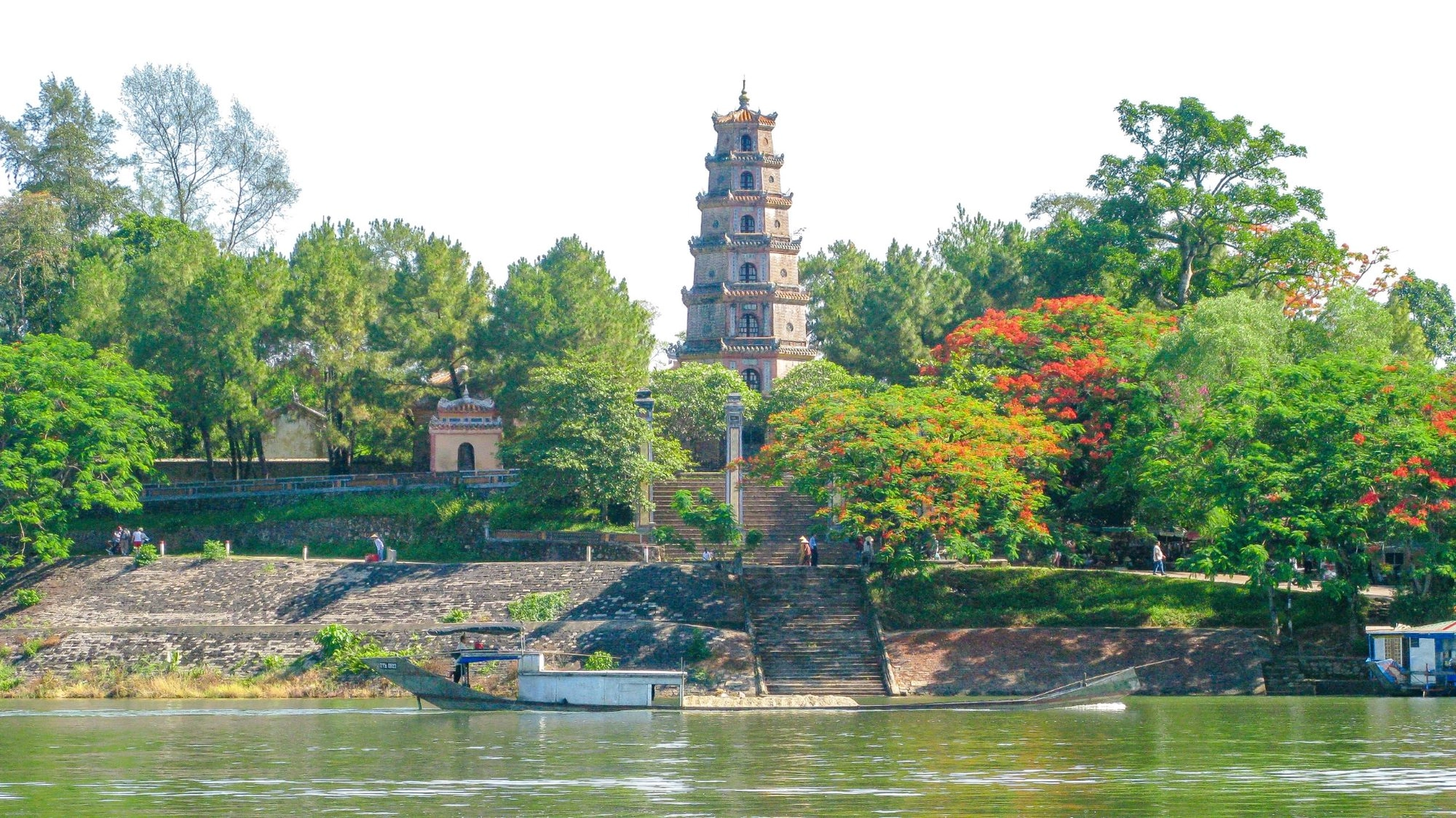 Miễn phí tham quan Chùa Thiên Mụ