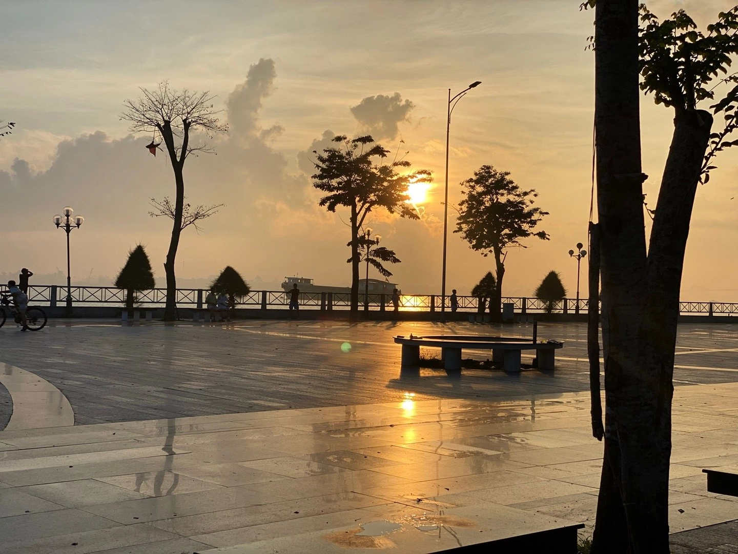 Miễn phí vui chơi tại Công viên Sông Hậu