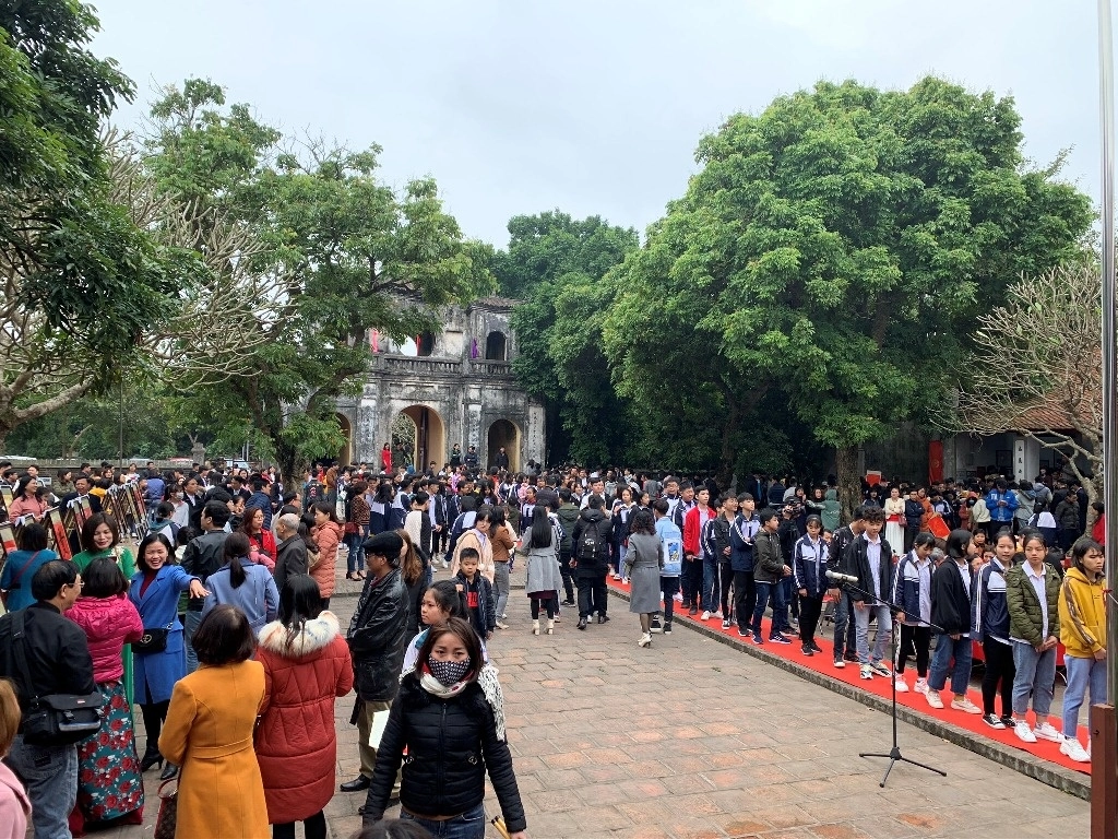 Miễn phí tham quan Văn Miếu Xích Đằng