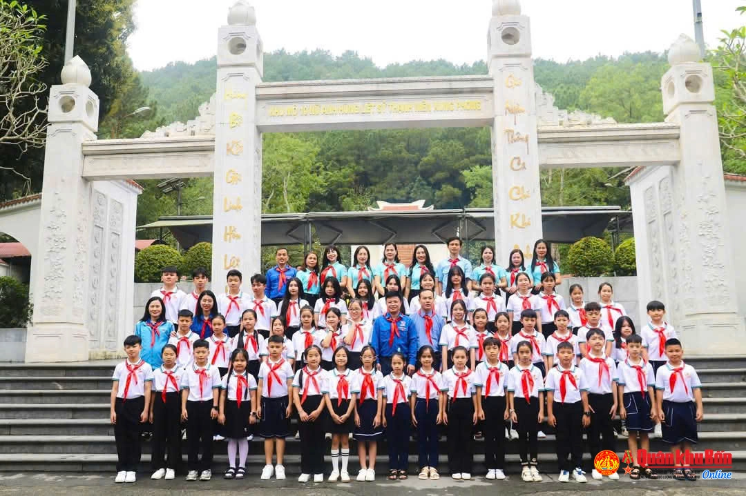 Về nguồn tại Khu di tích Ngã ba Đồng Lộc
