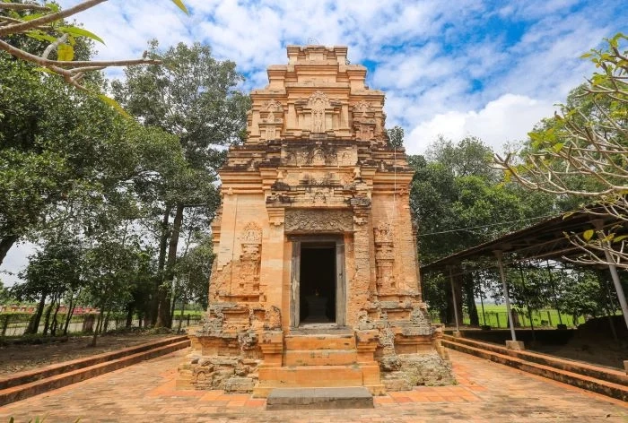 Khám phá di sản khảo cổ tại Tháp cổ Bình Thạnh