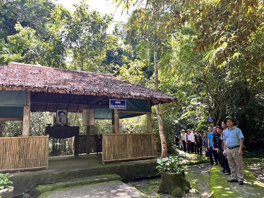 Tri ân cội nguồn tại Căn cứ Trung ương Cục miền Nam